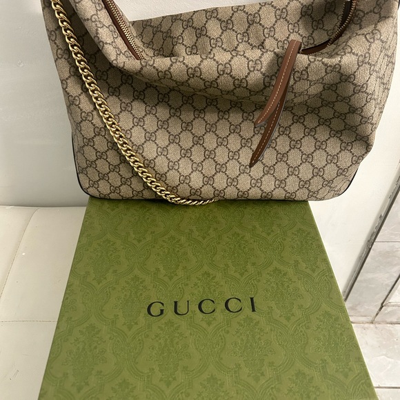 Used Gucci purse - Picture 2 of 5